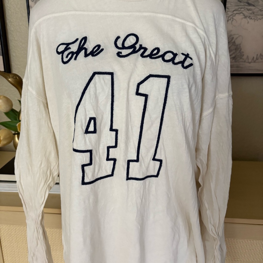 THE GREAT. Cream Long Sleeve 'The Great 41' Appliqué Tee - Picture 2 of 9